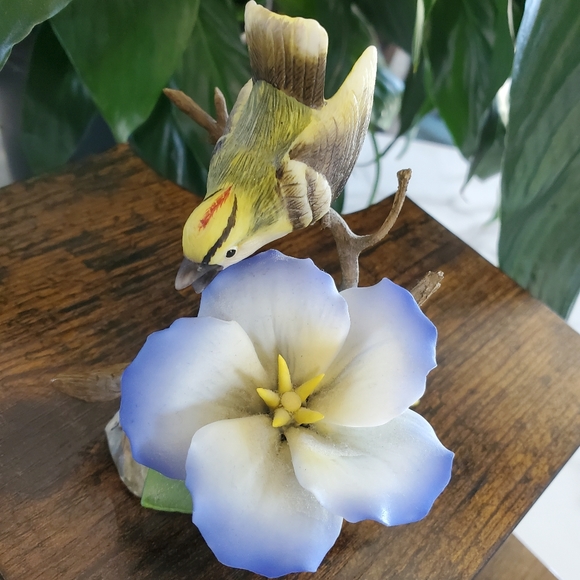 Sadek Bird on Flower Figurine - Picture 11 of 15